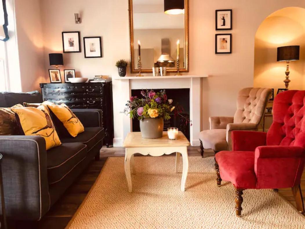 Pass The Keys Old Beams Luxury Style & Comfort In Town Centre Bakewell Exterior photo